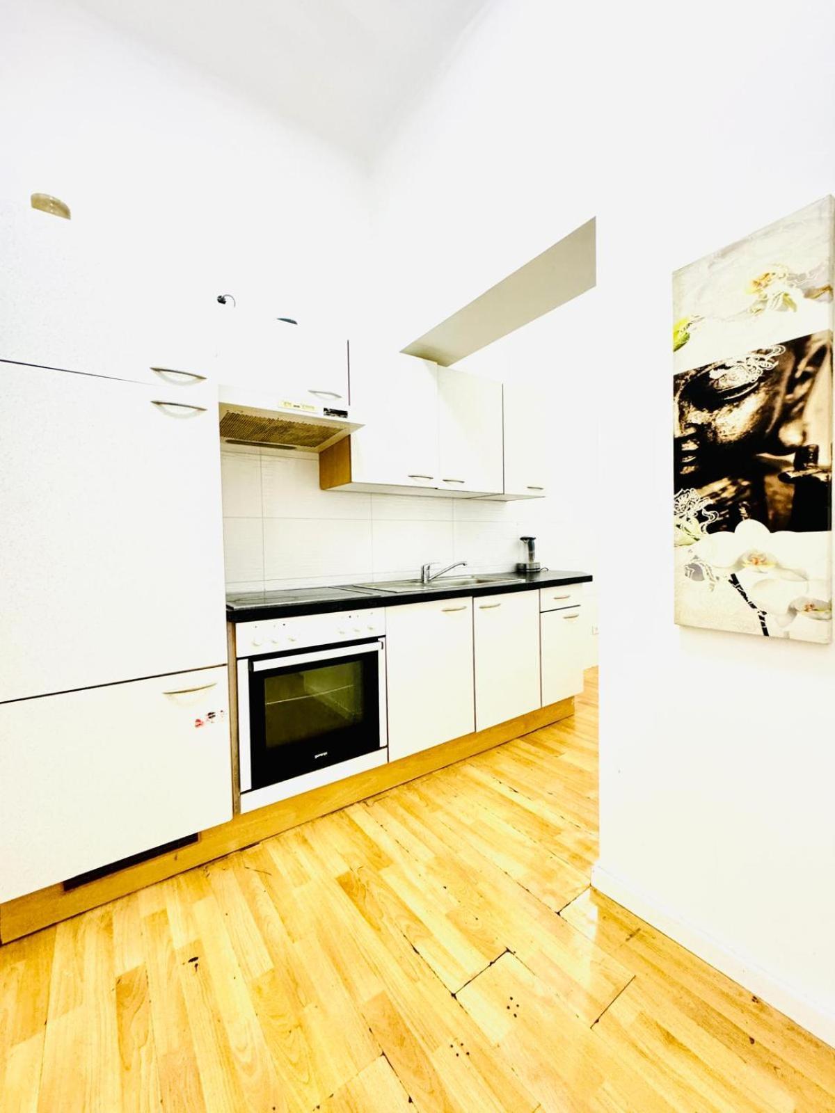 Comfy Rooms In A Shared Apt, 8Min To Rathausplatz Vienna Exterior photo